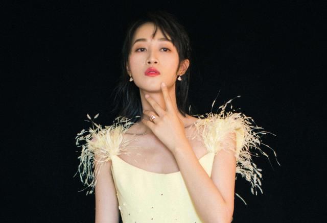  尴尬|蓝盈莹突然要求换组，宁静脸色大变气氛尴尬，她真的是来比赛的！