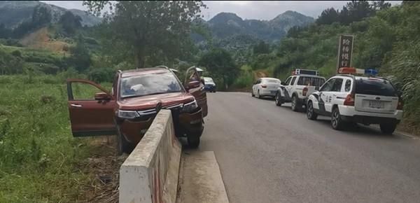  途中|事发麻江：只是因为在开车途中转头看了孩子一眼