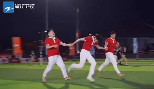  作到|跑男历史上最作的男嘉宾，娘里娘气作到停不下来，导演都看不下去