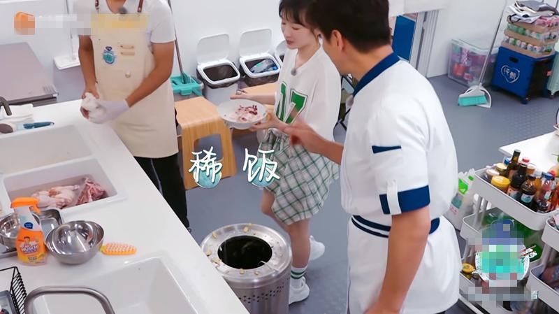  脱妆|中餐厅4：黄晓明状况百出，搬行李累到脱妆，素颜状态差点认不出
