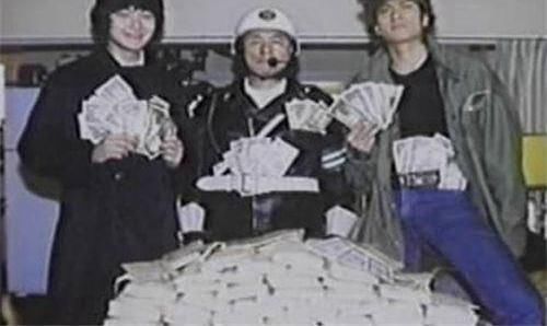 警察|1968年，一男子冒充警察开走装满3亿元的运钞车，至今下落不明