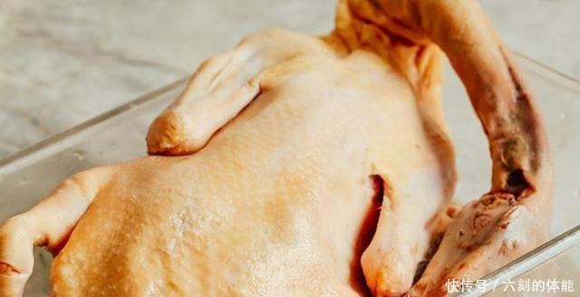 五谷丰登|寓意五谷丰登的八宝鸭,鲜香醇厚的糯米馅料,是道不错的宴客大菜