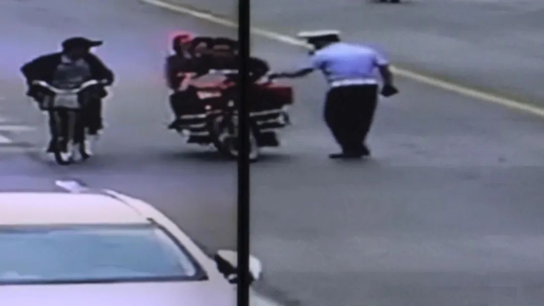  过核定人数|图强公安分局查处一起交通违法行为