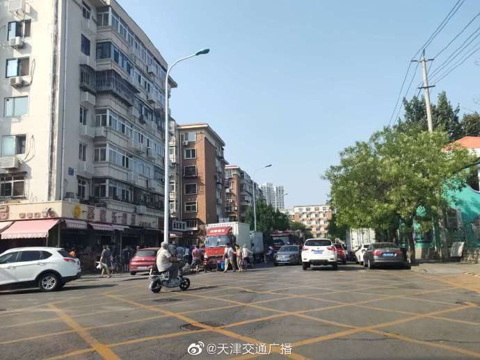  小区|天津 一小区底商起火