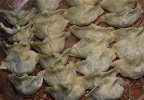 正确|这才是正确的“包饺子”手法,对折再一挤,轻松做出大肚水饺