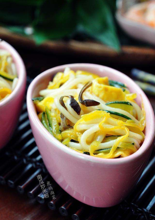 清甜|三伏天不吃这菜,到秋天就老了,炒米粉脆嫩又清甜,皮都不用去