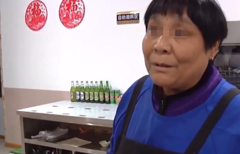  霸王|3名男子吃“霸王火锅”，不付钱还提无理要求，女老板：头1次见