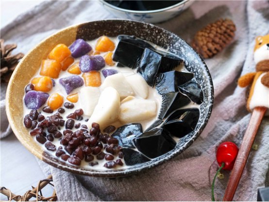  红豆|关于烧仙草的几种吃法，夏季吃美味十足，适合多数人的口味