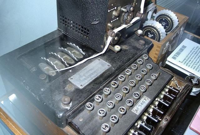 送给|如果说德国是被波兰打败的,你信吗?波兰灭亡前送给英国一份厚礼