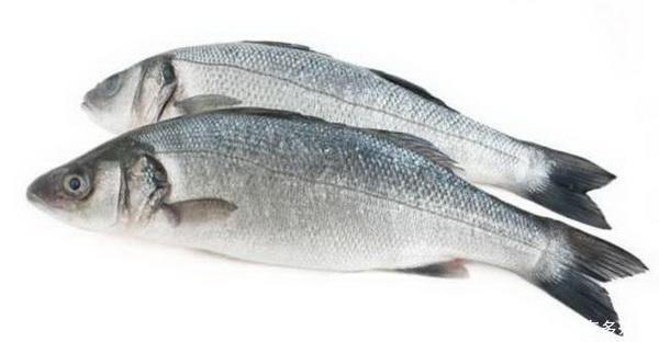 关键|清蒸鲈鱼时,这一步很关键,否则,蒸出的鲈鱼不滑嫩!