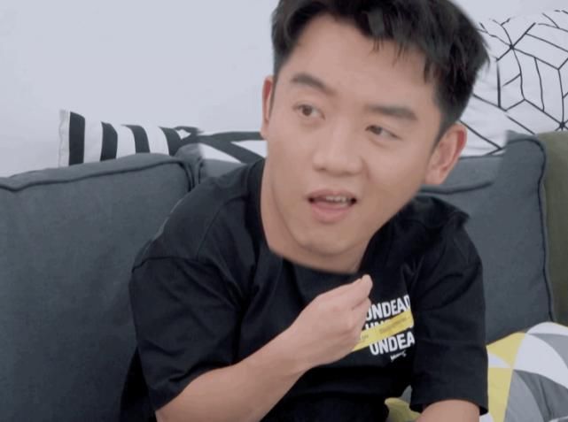  回忆起|郑恺做客王祖蓝家看跑男，回忆起6年前录制细节，李亚男满脸幸福