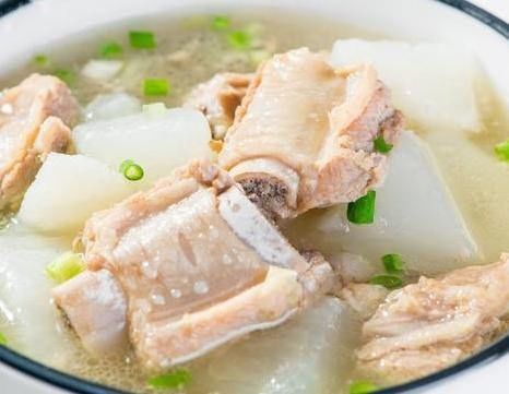 炖排骨|炖排骨时,直接炖还是先焯水?都不对,难怪做出来的排骨不好吃