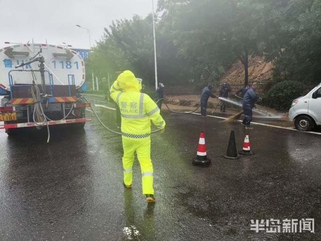  完毕|青岛山东头路附近出现山体滑坡 目前积石已基本清理完毕