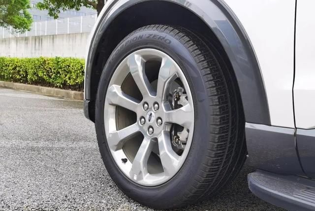  福特|精致的“大兄弟”儿，试驾长安福特全新探险者