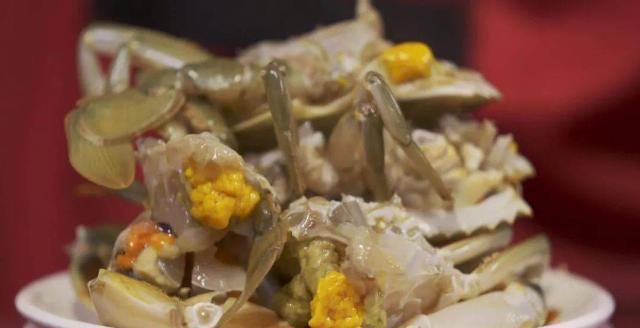 膏蟹|8月这些海鲜正当季!简单用蒜蓉蒸,只需3步,几分钟就能吃!