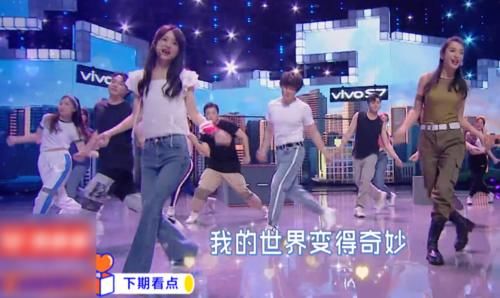 开团战|赵丽颖王一博《快本》相遇,彼此立场却不同,杜华戴着墨镜开团战