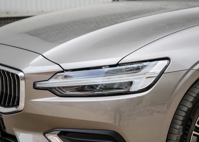  S60|沃尔沃全新S60为什么是年轻人关注的焦点？其非常的安全运动！