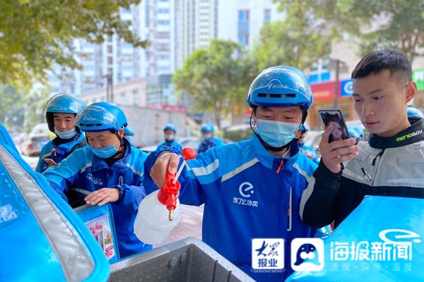 饿了么|数字里的国庆假期⑤外卖小哥假日坚守岗位 10月份努力跑到2000单