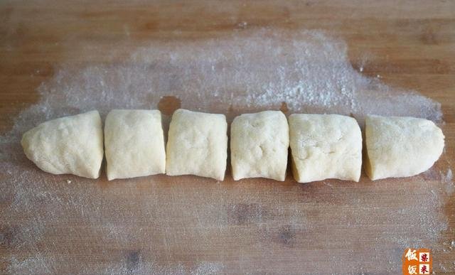 醒发|1碗面粉,2个鸡蛋,不用一滴油,做出香甜松软面包饼,放凉不会硬