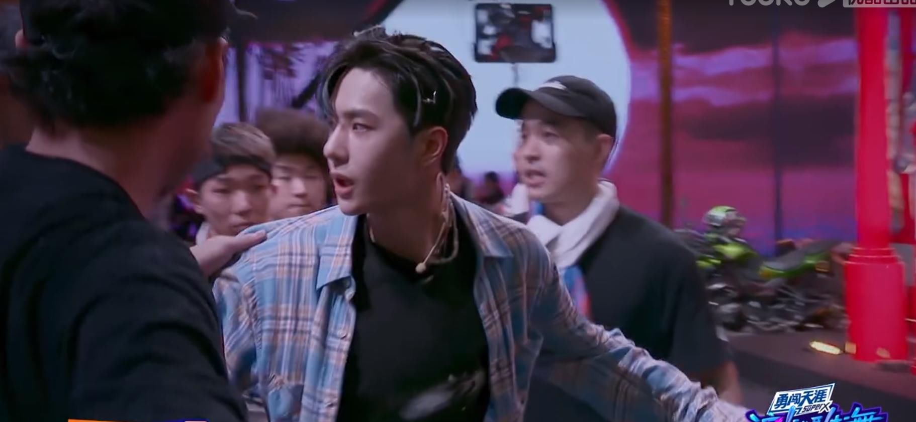  感动|王一博舞技炸裂，成员由衷感动