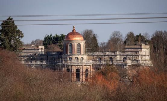  豪宅|世界上最浪费的城市：投资过亿的豪宅被荒废，民众请愿拆除也没用
