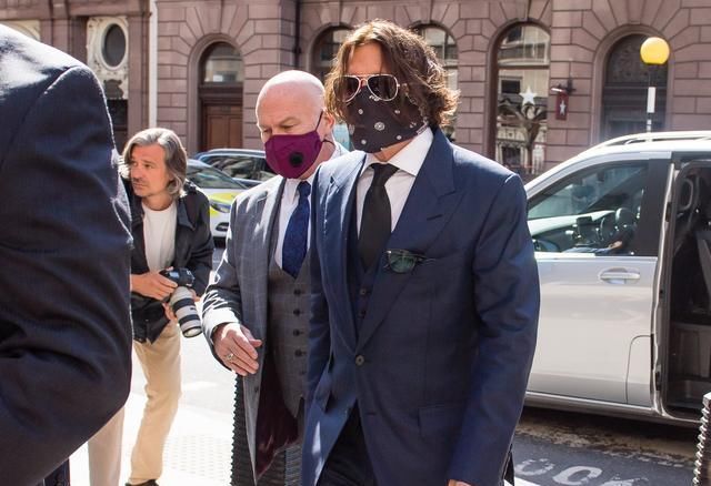  厕所|德普与前妻再战法庭！自曝曾被打到躲厕所过夜，女方还在床上大便