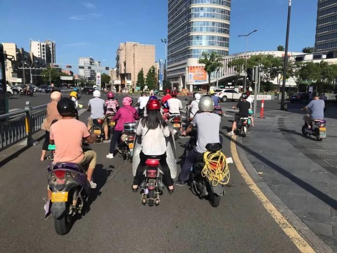  实拍|实拍！通告实施首日