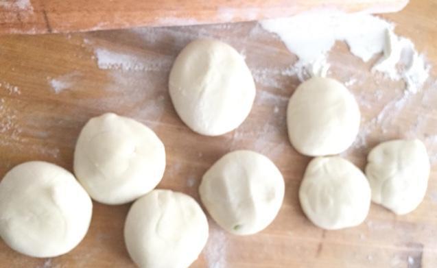 秒杀|冬天男人要多吃韭菜盒子,教你这样做皮薄馅大,绝对秒杀外面卖的