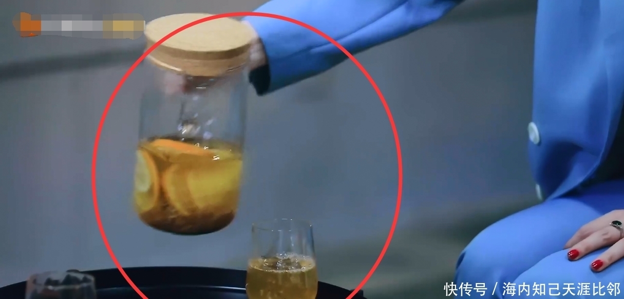 角色|老板风范藏不住,张萌受访反客为主,主持人插不上话