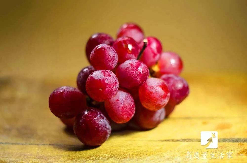  喜欢|鲜葡萄和葡萄干，哪种更有营养？喜欢吃葡萄的要选对！