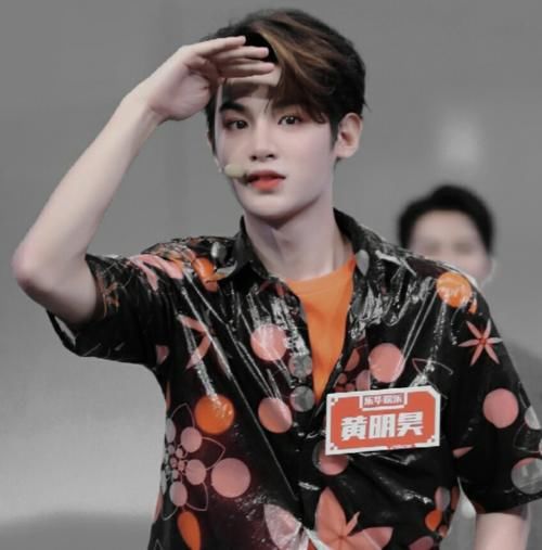  杨颖|快本最新一期放大招，杨颖加盟不算啥，看到蔡徐坤黄明昊就沸腾了