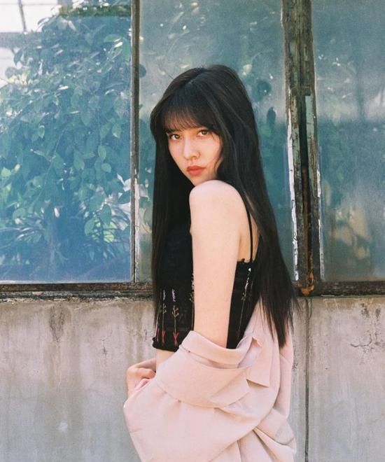  模板|“中国泫雅”火上热搜 宋妍霏才是白富美终极穿搭模板