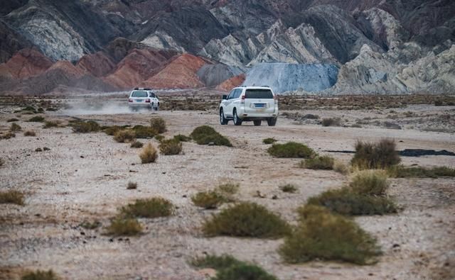  湖水|大柴旦：五彩谷天地雄奇之峻，翡翠湖水云婉约之华，柴达木探秘4