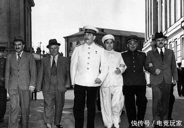 份报告|赫鲁晓夫的杀手锏,彻底将斯大林拉下了神坛!