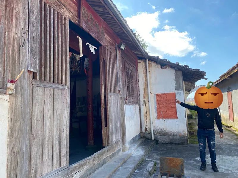 佛像|遂昌一男子在湖山盗窃“古董”，被抓后突然在佛像前下跪！