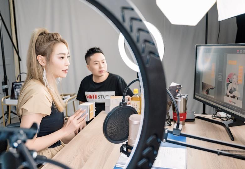  做主|专访伊一儿文化传媒创始人阚伊依：做主播不能让商家赔本赚吆喝