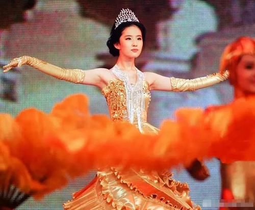  造型|宋茜金鹰女神造型邋遢惹吐槽，膀大腰圆堪称灾难，被嘲历届最丑