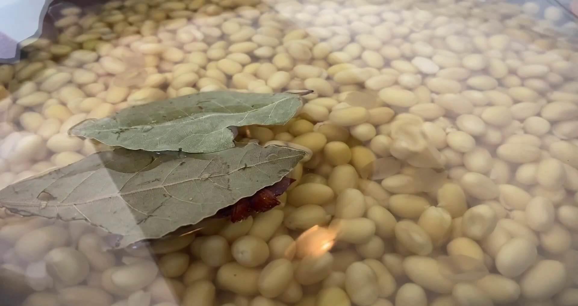  下饭|想吃黄豆酱自己在家就能做，传统老配方，香辣绵软又下饭，真香