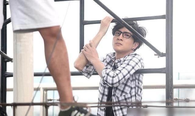  粉丝|这位前歌王王杰微博没有质量地引爆了薛之谦粉丝