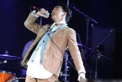  选秀节目|5年前惨被汪峰淘汰，现在却和他同坐导师椅，真的是实力“打脸”汪峰