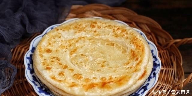家常|家常烙饼最好吃的做法,掌握了这两个独家秘诀,烙出的饼皮酥内软