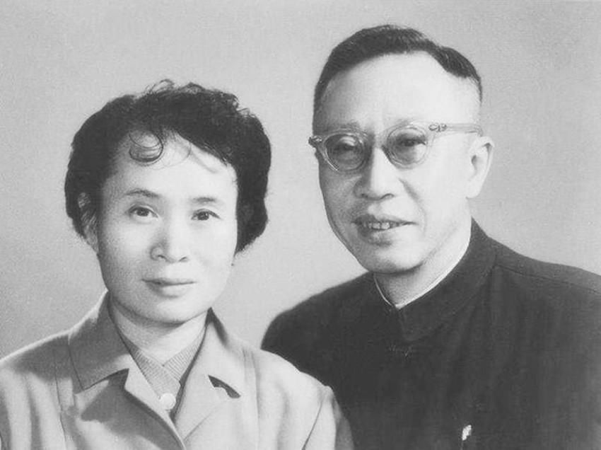 溥仪|溥仪娶了李淑贤后,一连几周都不敢上床睡觉,知道原因李淑贤崩溃