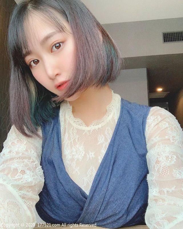  正妹|混血正妹就爱穿清凉打电动，造型也很清新，直接把对手KO
