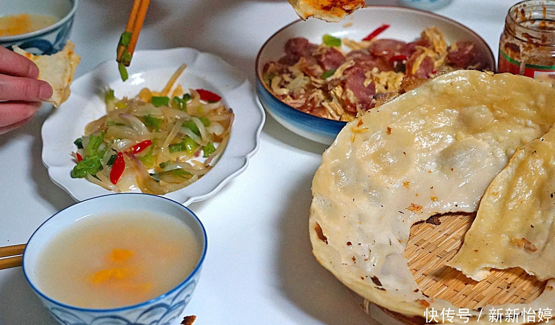 炒菜|晒晒我家晚餐,炒菜神搭配和锅贴神技,不服都难,必须给点赞