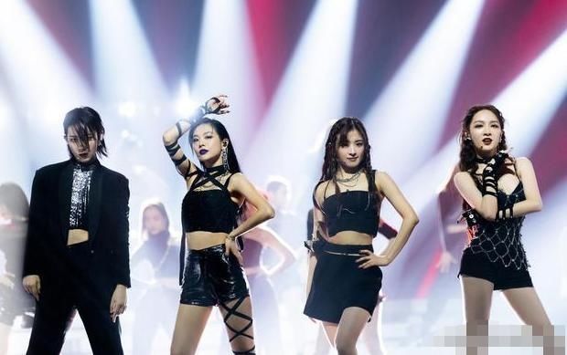  观众|《乘风破浪的姐姐》被质疑假唱，为何观众都选择原谅？