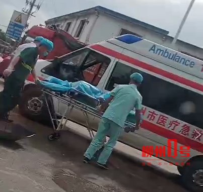 生命危险|最新!柳州一车祸致1死2伤,2个孩子当场失去母亲,女孩正在抢救,有生命危险