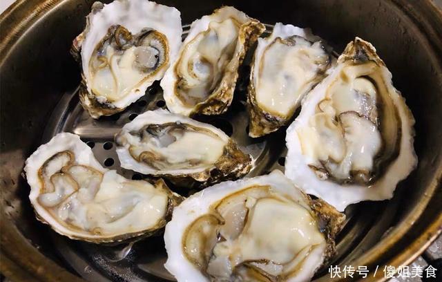 煮出|煮生蚝时,万万别直接下锅煮,海边人这样做,煮出的生蚝又鲜又嫩
