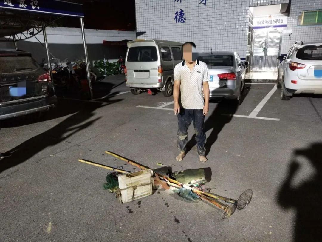 擅自安装|益阳赫山公安重拳出击！6人电鱼落法网