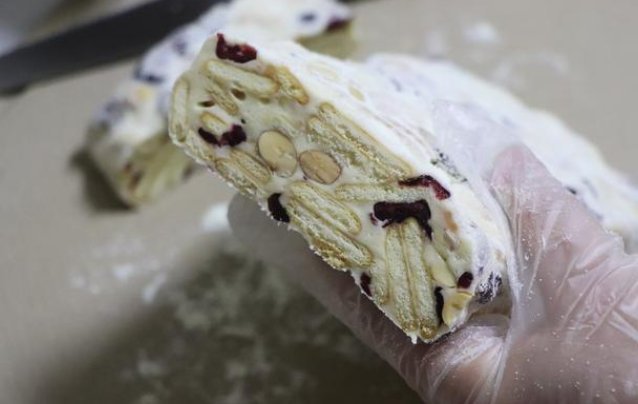  酥脆|又到了做糖果的季节了，酥脆香甜的雪花酥，是时候尝尝了