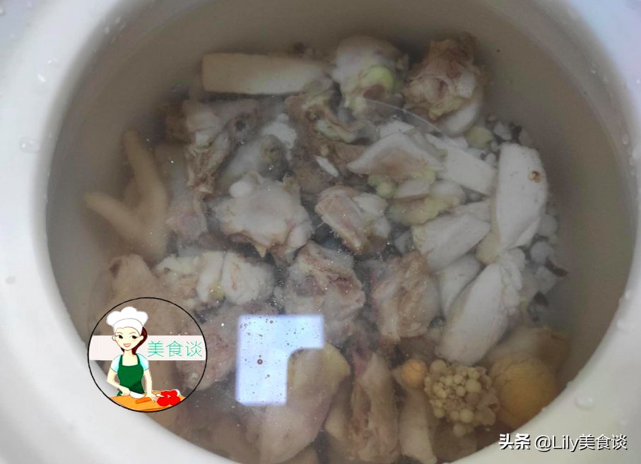 样食|入秋后,煲鸡汤多加这4样食材,鲜甜滋补不上火,大人小孩都爱喝